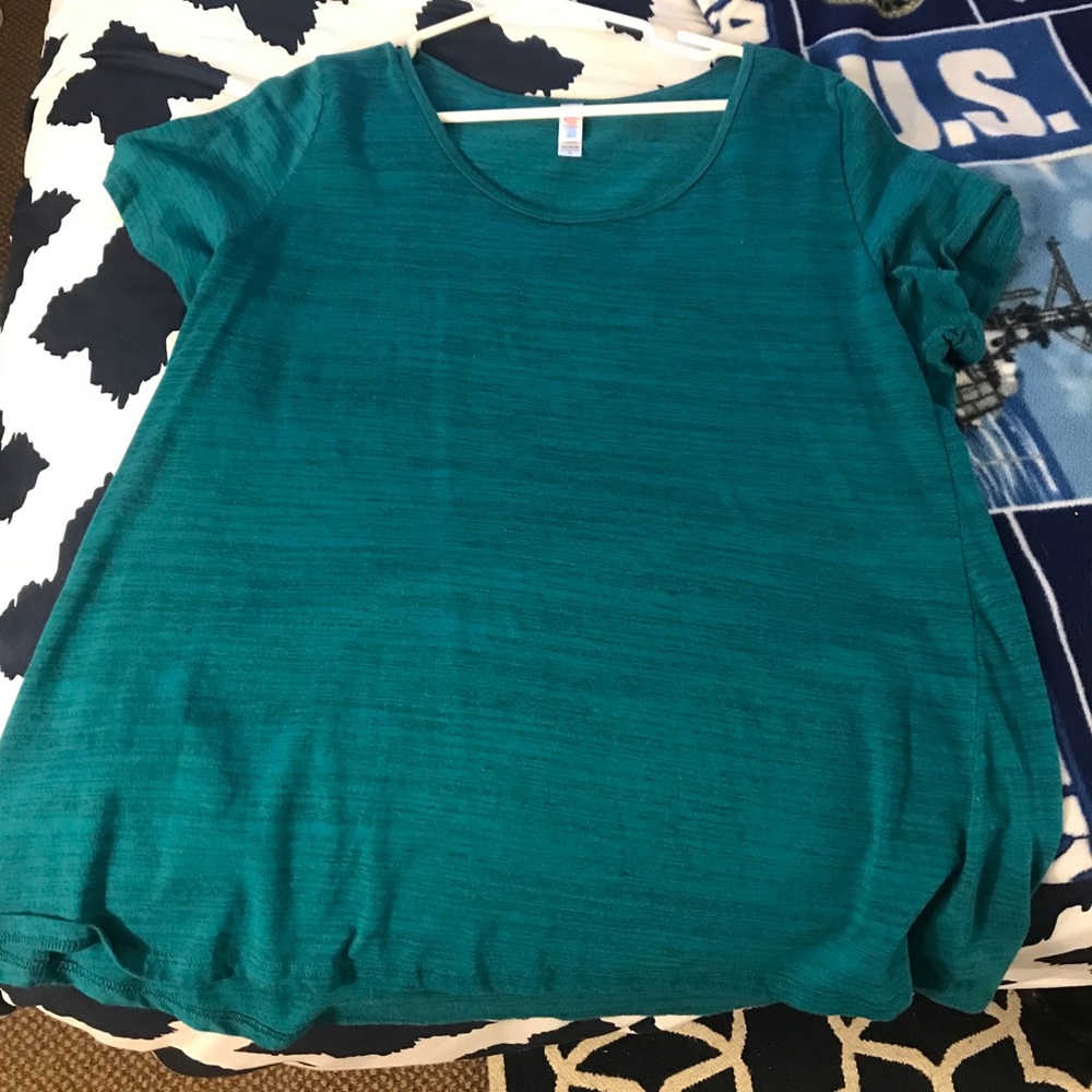 LULAROE XL classic T